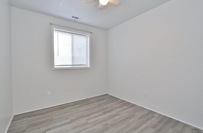 Building Photo - Single-Level Home in Quiet Neighborhood