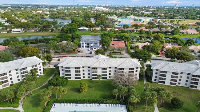 Building Photo - 3716 Whitehall Dr