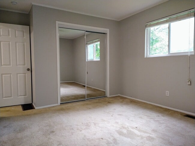 Building Photo - 128 Woodland Hills Dr