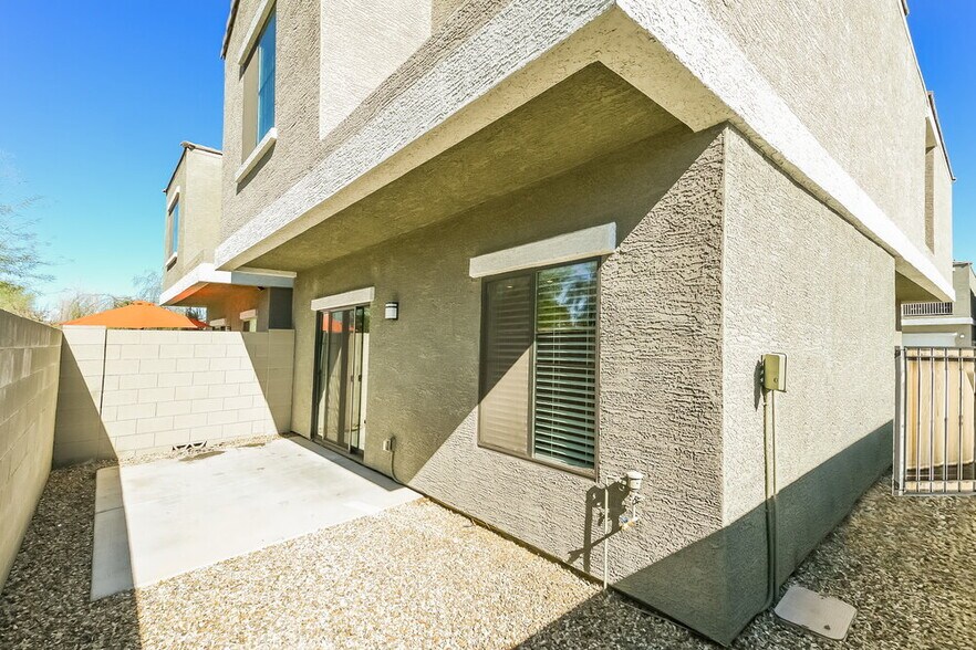 Building Photo - 18777 N 43rd Ave