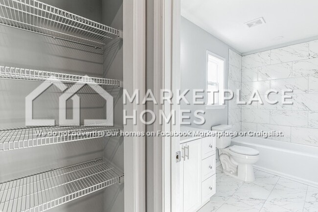 Building Photo - 1803 1/2 N 28th St
