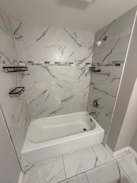 Bathroom - 214 Columbia St