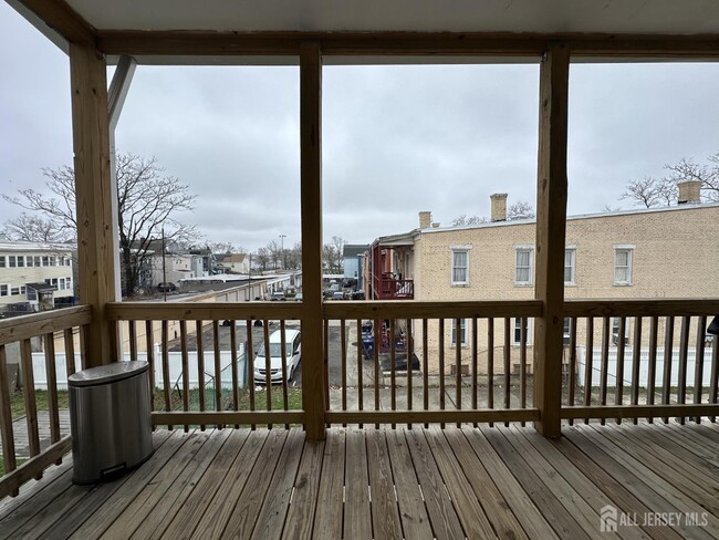 Building Photo - 159 Lewis St