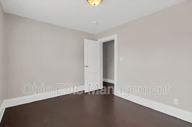 Building Photo - 2709 Sullivant Ave