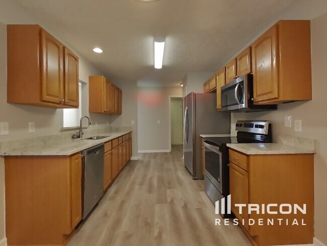 Building Photo - 418 Anthony Branch Dr