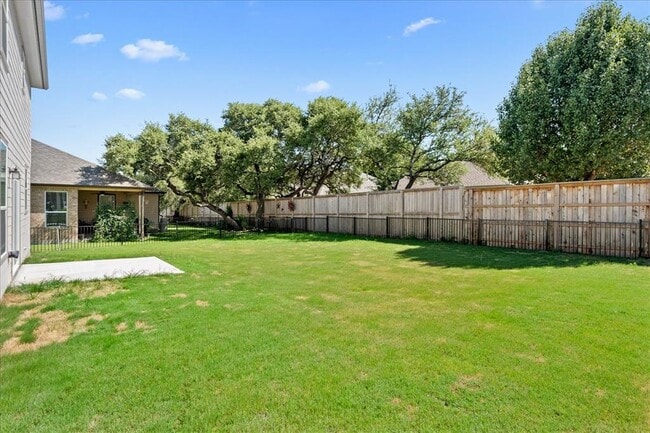 Building Photo - 808 Desaix Dr