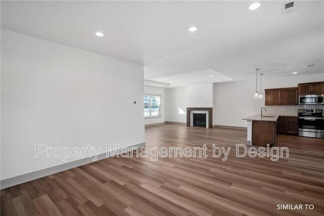 Building Photo - 8951 Calpurnia Dr