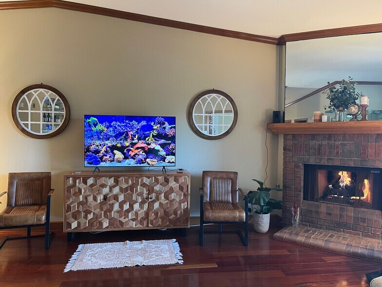 Building Photo - 8870 Villa La Jolla Dr