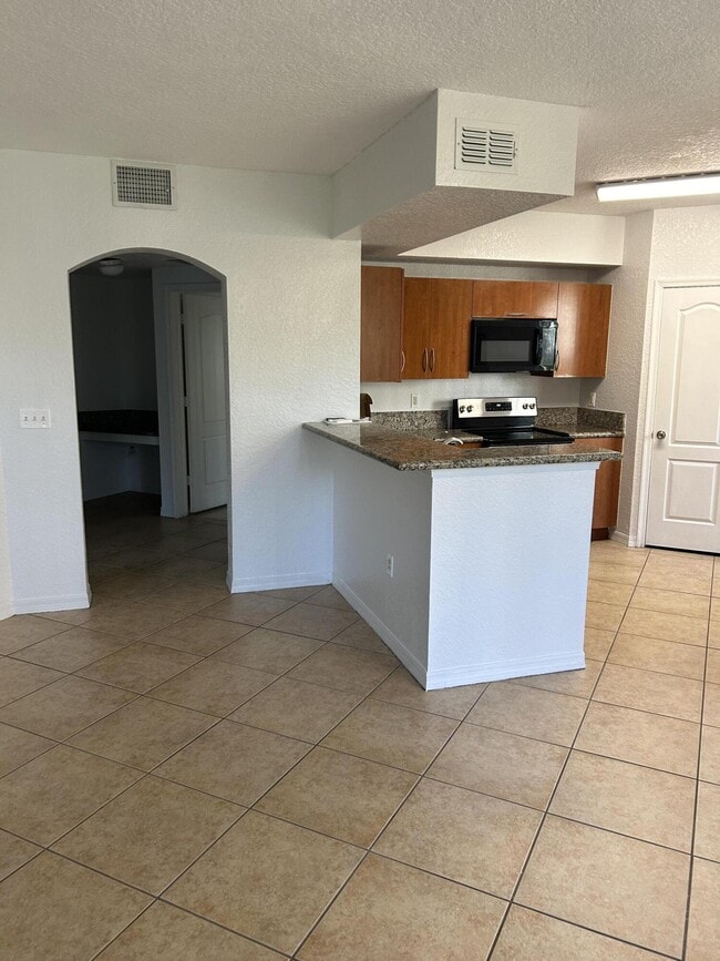 Building Photo - 130 SW Peacock Blvd