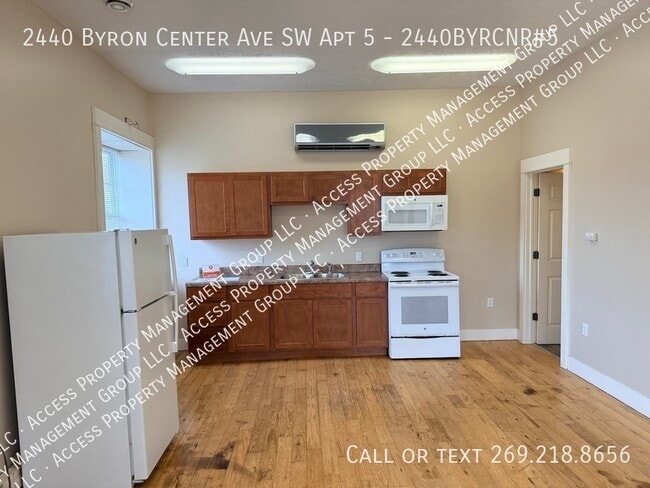 Building Photo - 2440 Byron Center Ave SW