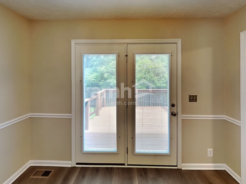 Building Photo - 112 Tulip Grove Point