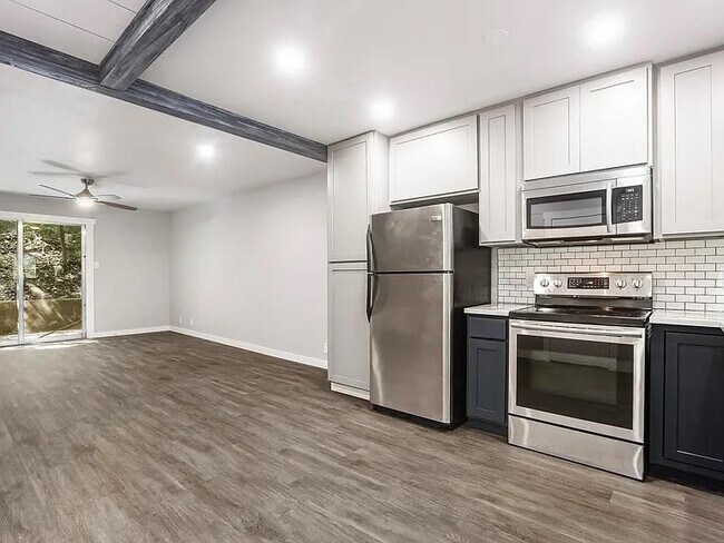 Primary Photo - 5330 Balcones Dr