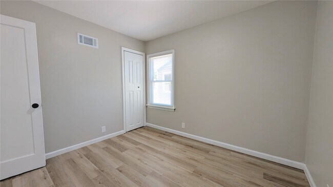 Building Photo - 9716 Lilly Jean Dr