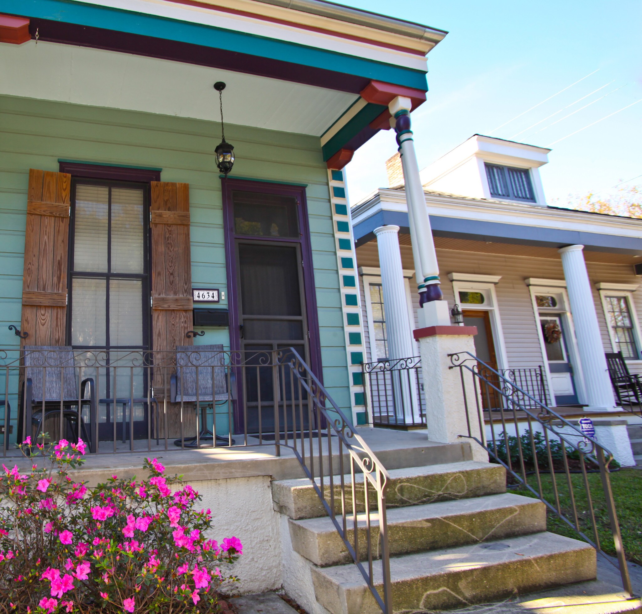 Enjoy the porch & front door private entrance - 4634 Orleans Ave
