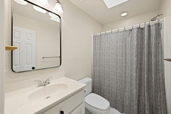Building Photo - 297 Ocean Green Dr