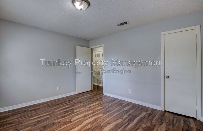 Building Photo - 11015 Mara Lynn Rd