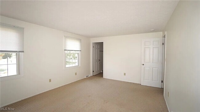 Building Photo - 5907 Sunset Dr