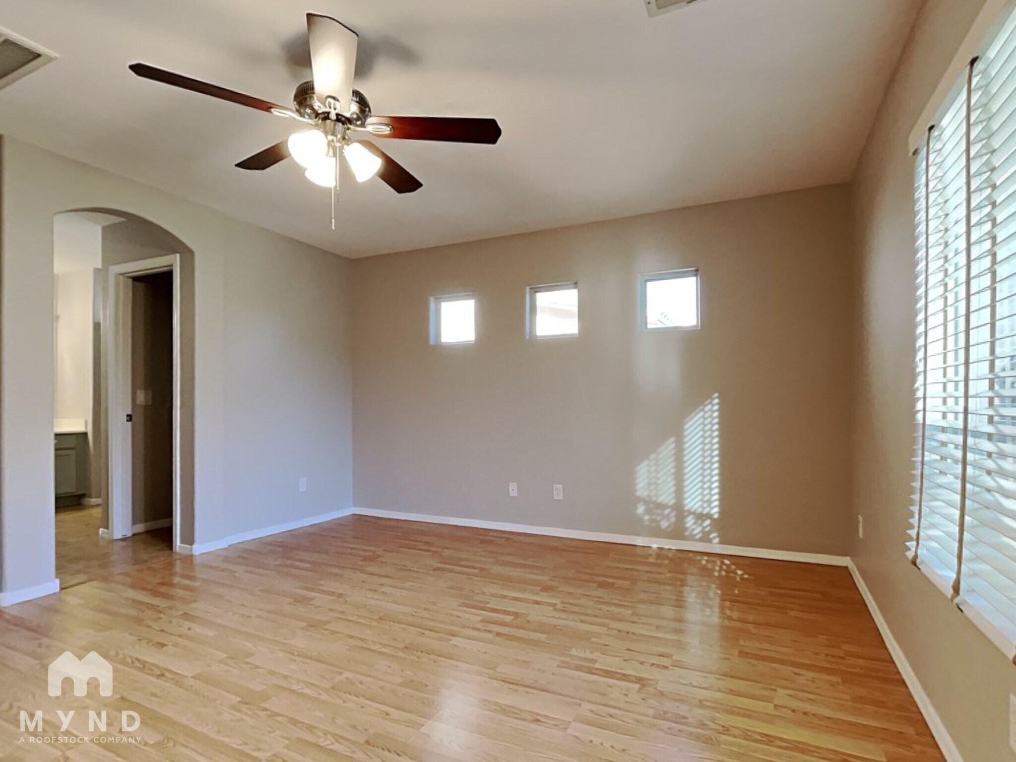 Building Photo - 1423 E Poncho Ln