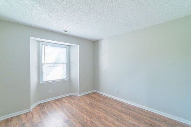 Building Photo - 2 Bed 2 Bath Condo in Charlotte