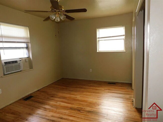 Building Photo - 1512 NW 43rd St