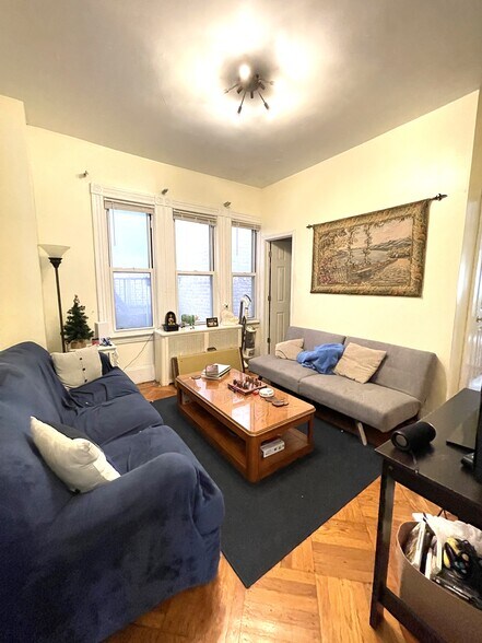 Primary Photo - 14 Tonnele Ave
