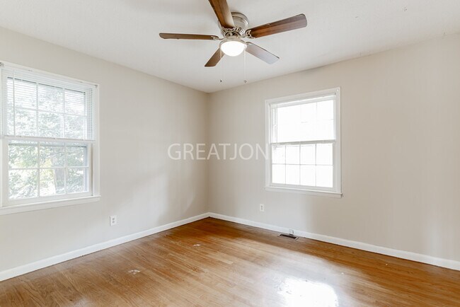 Building Photo - Charming 3 Bedroom in Hope Mills!
