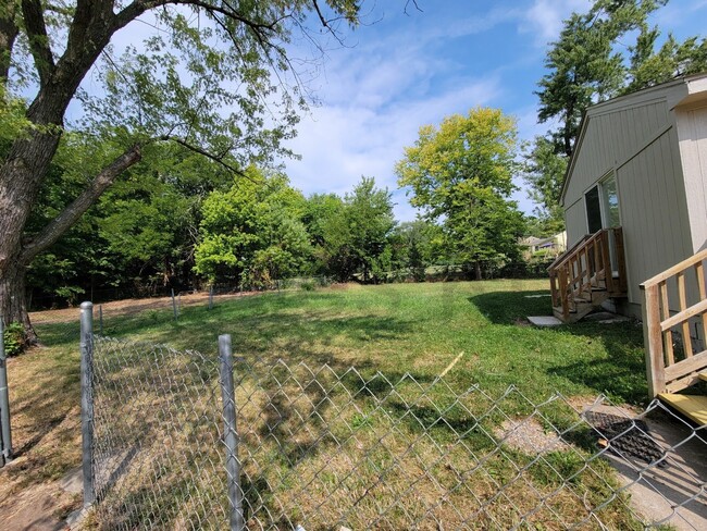 Building Photo - 5336 Farley St