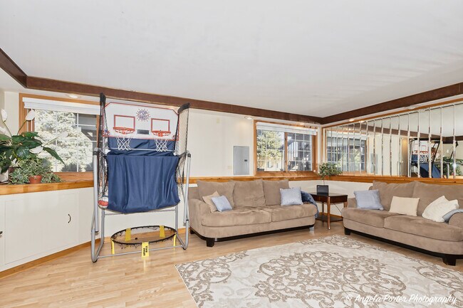 Building Photo - 5850 Fieldstone Trail