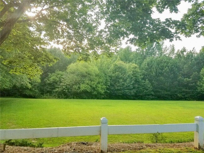 Building Photo - 2680 Hampton Park Dr