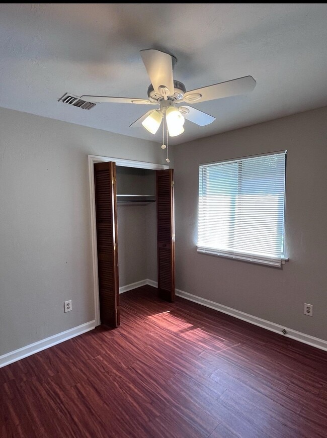 Building Photo - 3732 Donovan Dr