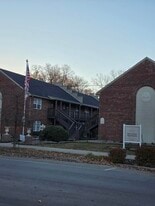 Building Photo - 1002 E Main St