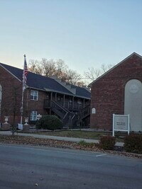 Building Photo - 1002 E Main St