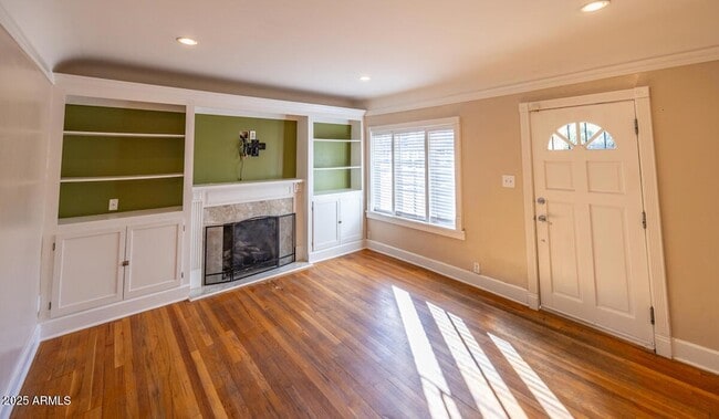 Building Photo - 918 E Whitton Ave