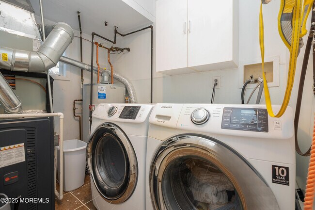 Building Photo - 121 Milton Ave