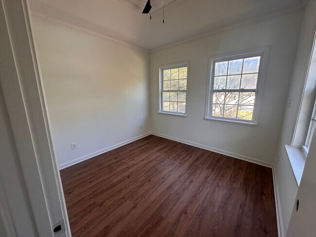 Building Photo - Charming 3BR Townhome in Atlanta