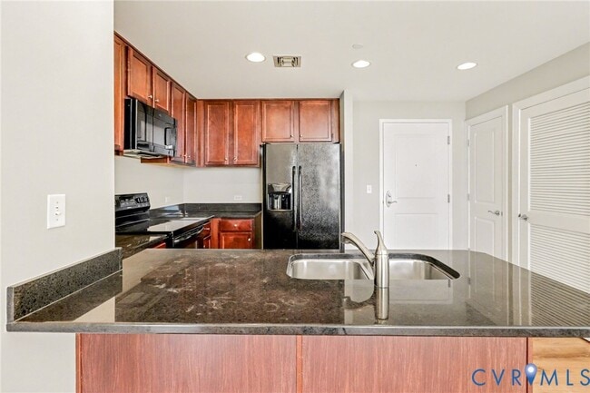 Building Photo - 1101 Haxall Point