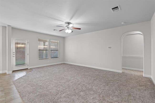 Building Photo - 706 Harwood Dr