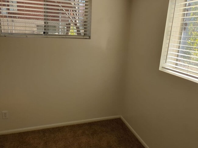 Building Photo - 8177 S Darin St