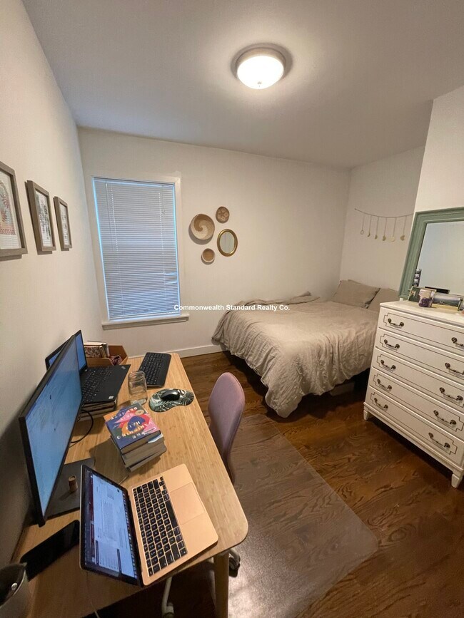 Building Photo - 19 Marney St