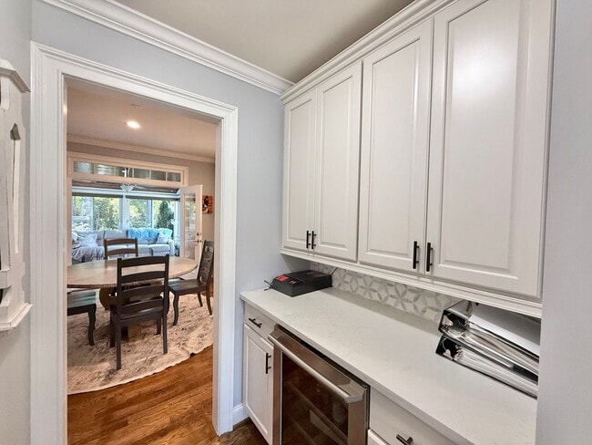 Building Photo - Luxurious 4BD, 3.5BA North Raleigh Home wi...