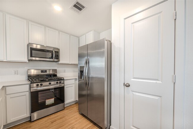 Building Photo - 21458 Carosella Dr