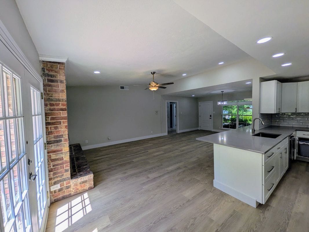 Building Photo - 9705 Marlborough Dr