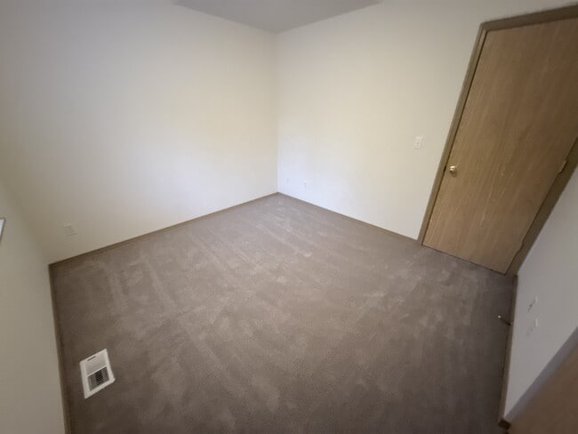 Building Photo - 414 91st Ave SE