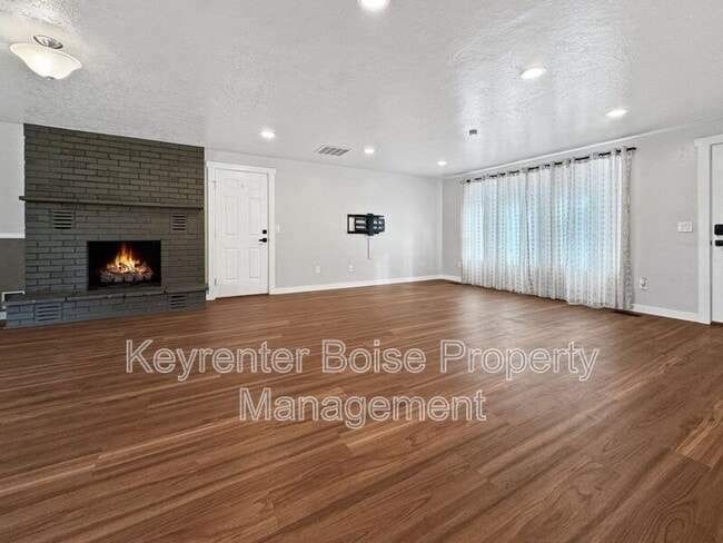 Building Photo - 4727 Arrowhead Way