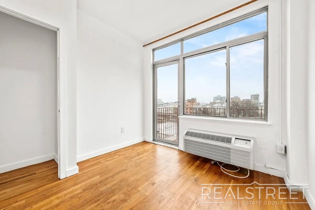 Building Photo - Modern 2-Bedroom Apartment with Private Balcony in Prime Bushwick