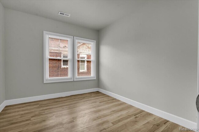 Building Photo - 14112 Mettetal St