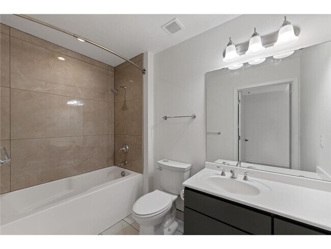 Building Photo - 929 Portland Ave