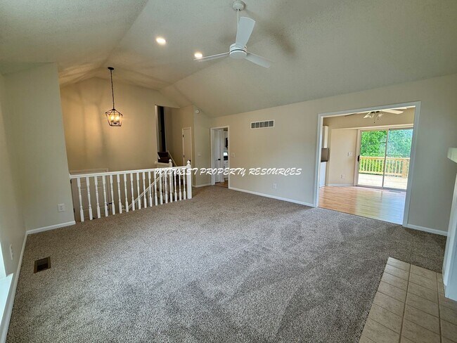Building Photo - Amazing 3 Bedroom Home!