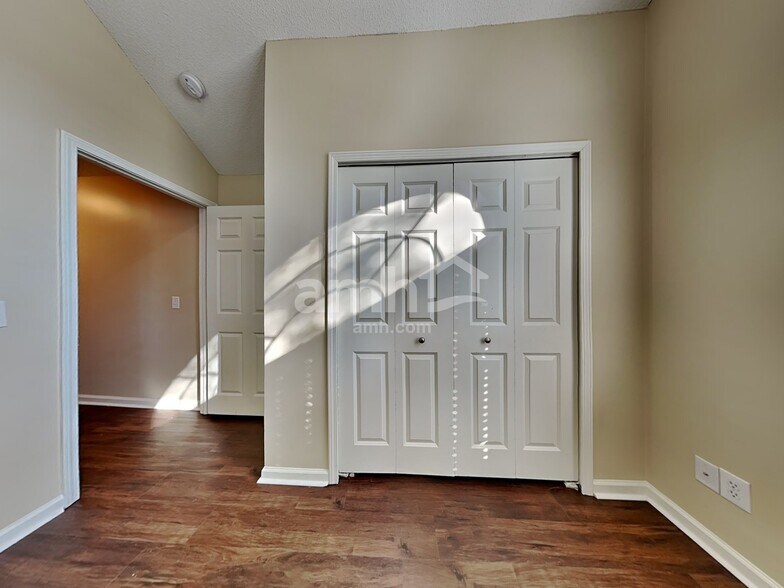 Building Photo - 101 Mills Run Dr