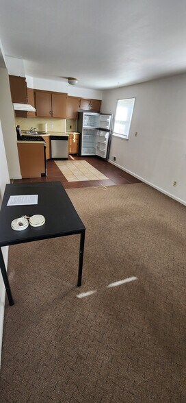 Building Photo - 40 Temple St